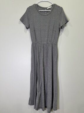 Lush Gray & Black Striped Short-Sleeve Maxi Dress with Keyhole Back